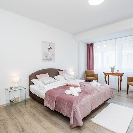 Perla Hradce 202 Lägenhet Hradec Králové Exteriör bild