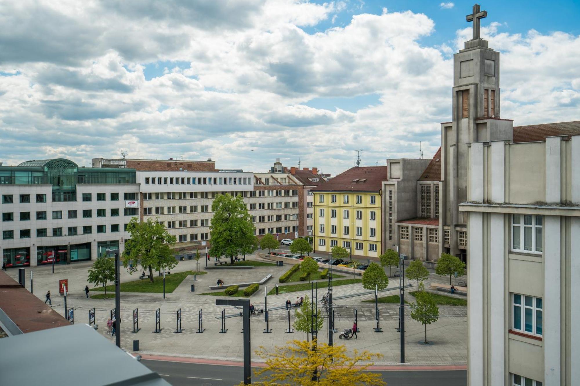Perla Hradce 202 Lägenhet Hradec Králové Exteriör bild